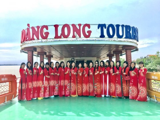 Du Xuân cùng Du thuyền Hoàng Long